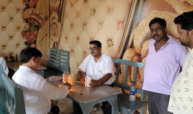 मिष्ठान दुकानदारों पर हुई छापेमारी मचा हड़कंप,लिए गए सैंपल