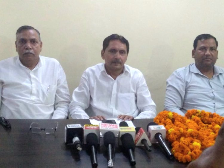 देश और संविधान को बचाना हम सब की जिम्मेदारी है - संजय गुर्जर