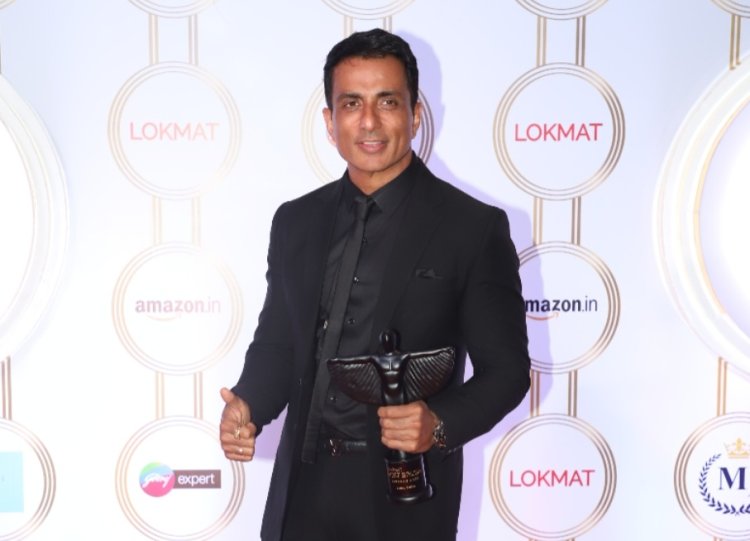 Sonu Sood Secures Most Stylish Entrepreneur Award at Prestigious Award Show