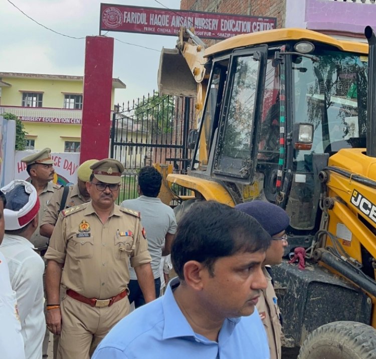 माफिया मुख्तार अंसारी के सहयोगी पर चला बुलडोजर, करोड़ो की अवैध कब्जा जमीन हुआ मुक्त