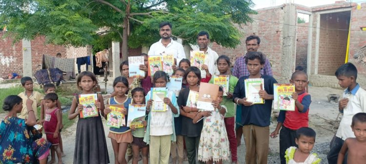 समाजसेवी ने मलिन बस्ती में जाकर धूम धाम से मनाया जन्मदिन 