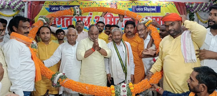 वाराणसी भाजपा जिलाध्यक्ष हंसराज विश्वकर्मा का जनपद में हुआ जोरदार स्वागत 