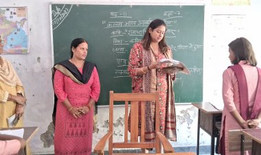 कस्तूरबा गांधी आवासीय बालिका विद्यालय पहुंची डीएम अव्यवस्था देख लगाई फटकार