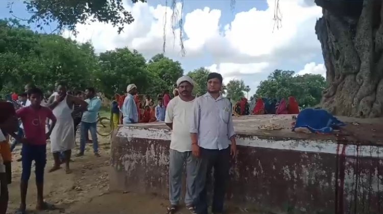 बरगद की टहनी गिरने से अधेड़ की दबकर हुई मौत