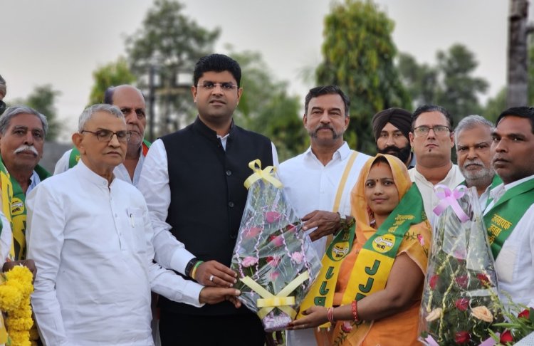 हिण्डोन सिटी नगरपरिषद पूर्व सभापति गायत्री कोली जेजेपी में शामिल