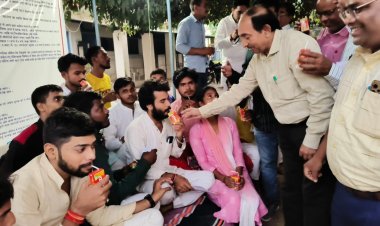 पीजी कॉलेज में चल रहा छात्रों का धरना समाप्त, कालेज प्रशासन झुंका