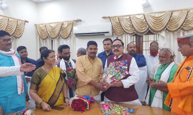 लोकसभा चुनाव से पहले इंडिया गठबंधन बिखर रहा है - डा महेंद्र नाथ पाण्डेय