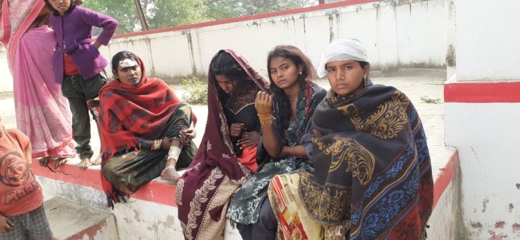 घर में घुसकर दबंगों ने महिलाओं को पिटा