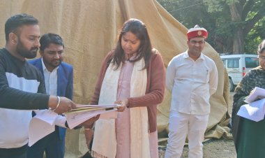 धान क्रय केंद्र पर फर्जी व्यक्ति देख भड़की डीएम,किया पुलिस के हवाले