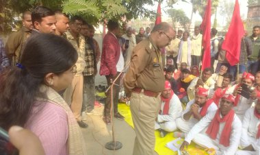 मोदी सरकार अंग्रेजो के रास्ते पर चल रही है - अवधेश बागी