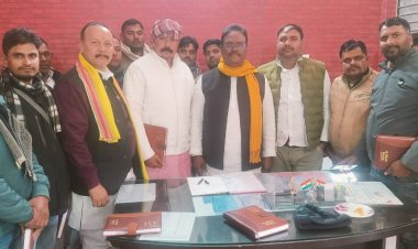 क्षेत्रीय संवाददाताओं को विधायक ने नव वर्ष पर किया सम्मानित 