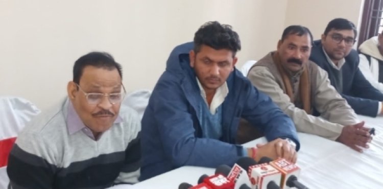 जनपद में चेयरमैन और पूर्व सांसद आमने सामने, चर्चा जोरों पर 