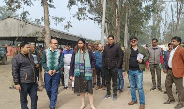 लोकसभा चुनाव के तैयारी में जुटा जिला प्रशासन डीएम ने किया जंगीपुर मतगणना स्थल का निरीक्षण