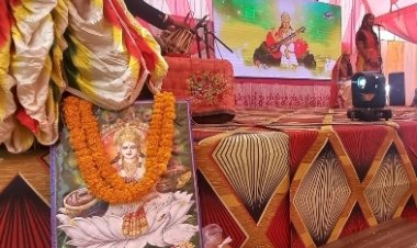 आत्म प्रकाश आदर्श महाविद्यालय में गणतंत्र दिवस पर राम आएंगे सुनते ही छात्र छात्राओं ने किया जय श्री राम का जयघोष