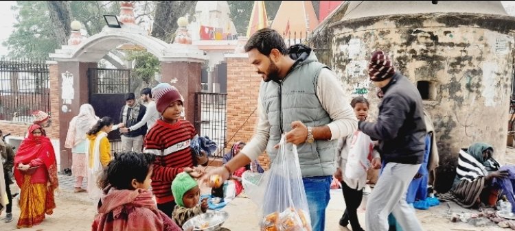 पिता के पुण्यतिथि पर यूथ कांग्रेस जिला अध्यक्ष ने किया कंबल वितरण