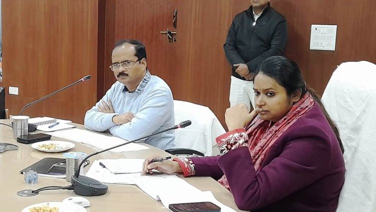 गौ आश्रय स्थल पर अलाव, हरा चारा, पानी, टीन शेड, तिरपाल की सम्बंधित करें व्यव्स्था - डीएम आर्यका अखौरी
