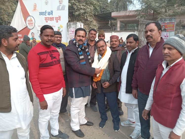 सपा एमएलसी आशुतोष सिन्हा ने नामित  जिला उपाध्यक्ष का किया स्वागत