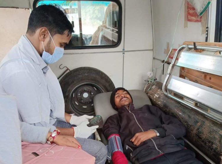 108 एंबुलेंस ने हेड इंजरी मरीज को पहुंचाया जिला अस्पताल