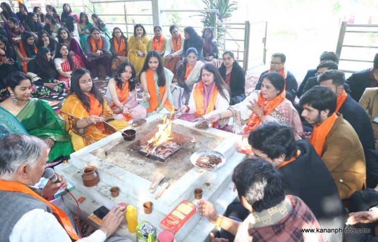 कक्षा बारहवीं के छात्रों के बोर्ड परीक्षाओं की सफलता को ध्यान में रखकर किया विशाल यज्ञ