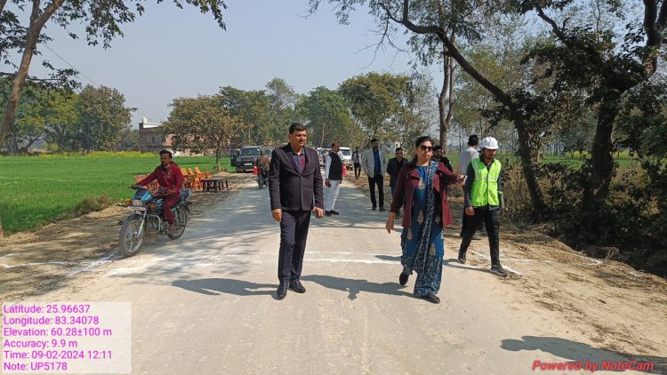यूपीआरआरडीए की सीईओ दिव्या मित्तल ने PMJSY की सड़कों का किया निरीक्षण