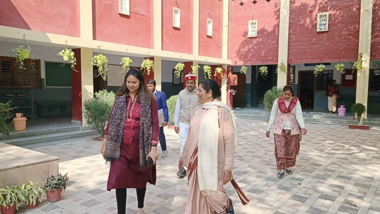 परीक्षा केंद्रों पर धमकी डीएम, गाइड लाइन पालन करने का दिया निर्देश