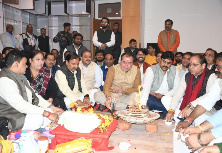 नोएडा भाजपा ने किया लोकसभा चुनाव कार्यालय का उद्घाटन