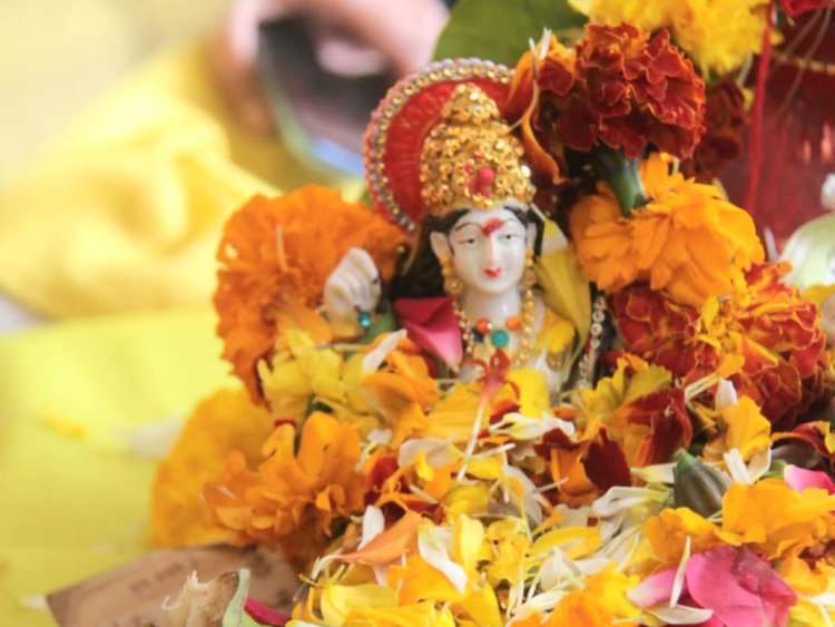 एसजीआई नोएडा ने सांस्कृतिक उत्साह के साथ मनाई वसंत पंचमी