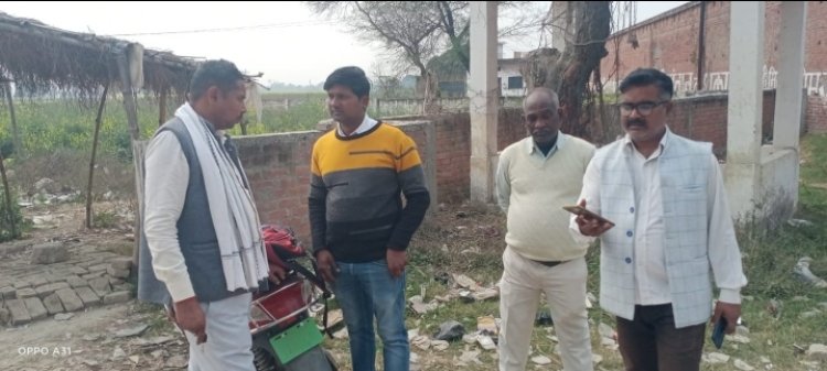 अवैध अतिक्रमण पर राजस्व विभाग ने किया नोटिस चस्पा 