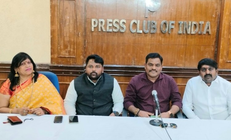 बंद हों ओटीटी पर अनसेंसर्ड विदेशी फिल्में दिखाना
