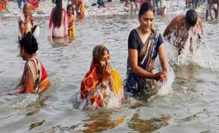 माघ पूर्णिमा पर श्रद्धालुओं ने स्नान कर मंदिरों में किया पूजा-पाठ