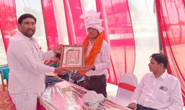 प्रधानाध्यापक के सेवानिवृति पर हुआ विदाई समारोह