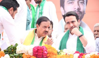 डा. महेश शर्मा के समर्थन में वोट मांगने पहुंचे जयंत चौधरी