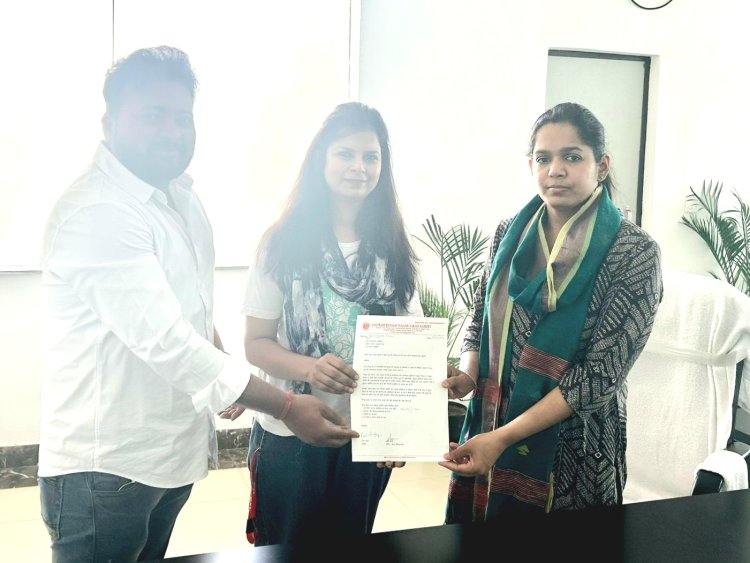 ग्रेटर नोएडा वेस्ट में भीड़ भाड़ एवं आबादी को देखते हुए पैदल पुल की स्थापना के लिए ग्रेनो प्राधिकरण को दिया ज्ञापन