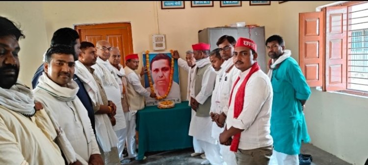 बिहार के पुर्व मुख्यमंत्री के पुण्यतिथि  पर समाजवादियों ने किया नमन