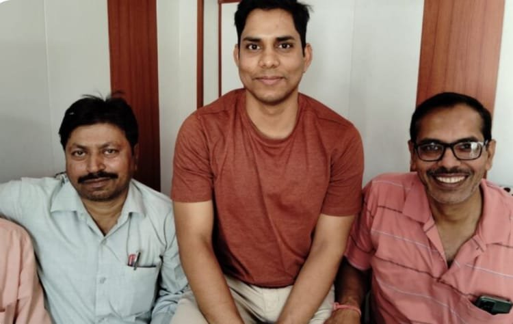 अभिजीत पाण्डेय ने आईपीएस बनकर बढ़ाया जिले का मान