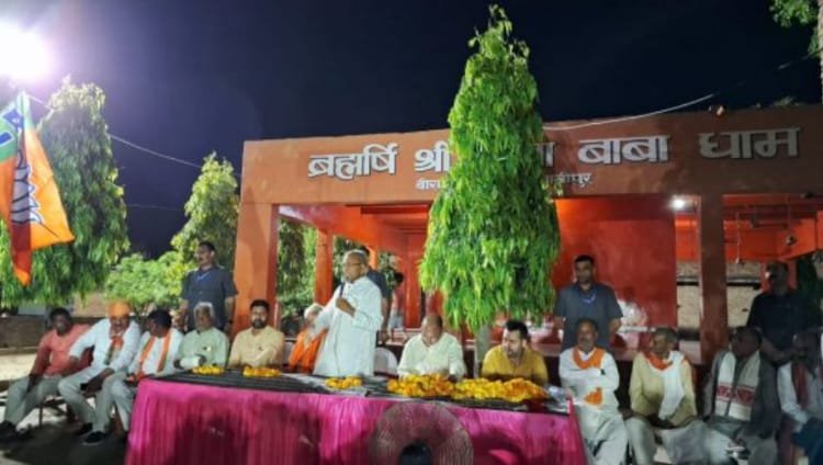 भाजपा प्रत्याशी पारसनाथ राय ने अखिलेश यादव पर बोला हमला ,कहा..... 