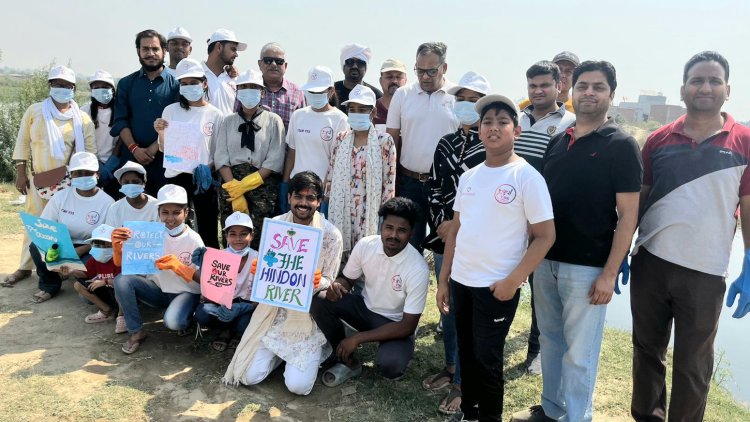 नोएडा क्षेत्र में हरनंदी नदी पर स्वच्छता एवं जागरूकता अभियान