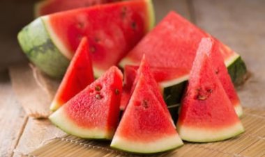 क्या पानी से भरपूर फल, तरबूज पुरुषों की फर्टिलिटी बढ़ाने में भी है सहायक ? - डॉ चंचल शर्मा