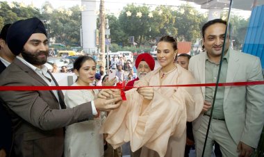 अभिनेत्री नेहा धूपिया ने दिल्ली के राजौरी गार्डन इलाके में लाइमलाइट डायमंड्स के एक्सक्लूसिव स्टोर का उद्घाटन किया