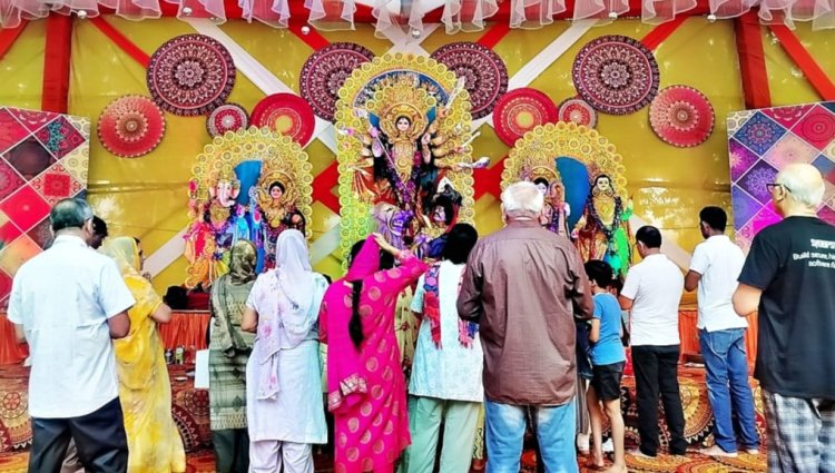 शारदीय नवरात्रि और दुर्गा पूजा का भव्य आयोजन गुलशन बेलिना सोसायटी में