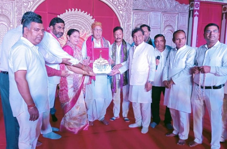 रामलीला एक ऐसा मंच है, जिसे पूरे परिवार के साथ बैठकर देख सकते हैं: अनिल सिंह