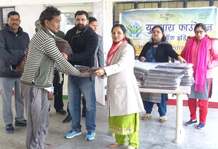 युगधारा फाउंडेशन ऑफ़ इंडिया ने कैदियो को गर्म कपड़ो का किया वितरण
