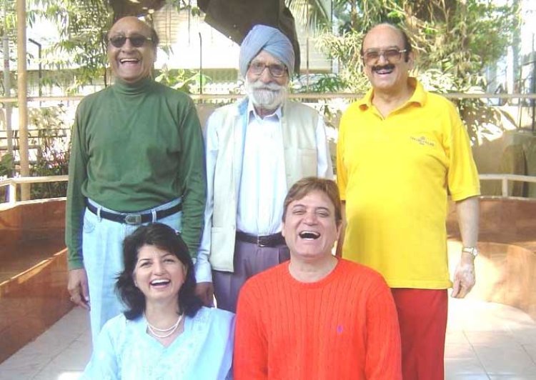 हंसी योग के 30 साल पूरे होने का जश्न