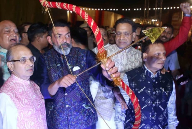 लालकिला मैदान में बॉबी देओल ने किया रावण वध, लाखों ने देखा भव्य दृश्य