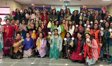 विश्व भारती पब्लिक स्कूल में टॉय बेस्ड पेडागॉजी कार्यशाला