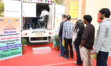 एमिटी विश्वविद्यालय में पासपोर्ट सेवा मोबाइल वैन ने की छात्रों को पासपोर्ट बनवाने मे सहायता