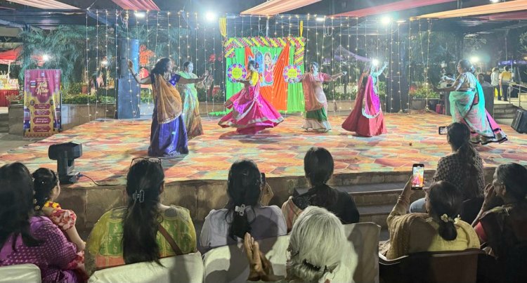 सुपरटेक एमरल्ड कोर्ट में हर्षोल्लास के साथ मनाया गया रंगोत्सव, फूलों की होली ने बिखेरी खुशियों की सौगात