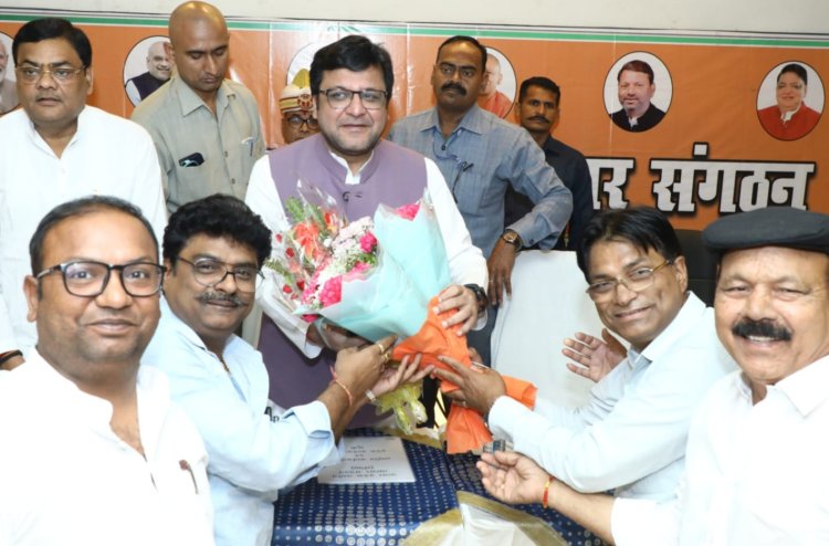 उत्तर प्रदेश उद्योग व्यापार संगठन के जिला अध्यक्ष संजय गोयल ने राष्ट्रीय अध्यक्ष एवं प्रदेश अध्यक्ष से की शिष्टाचार भेंट