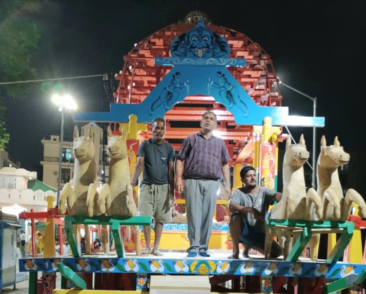 उड़ीसा के कारीगरो द्वारा हो रहा श्री जगन्नाथ रथ यात्रा के रथ का निर्माण 