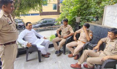 नीट धांधली के खिलाफ आवाज उठाने पर सपा प्रदेश कार्यकारिणी सदस्य गौरव सिंघल को पुलिस ने किया नजरबंद